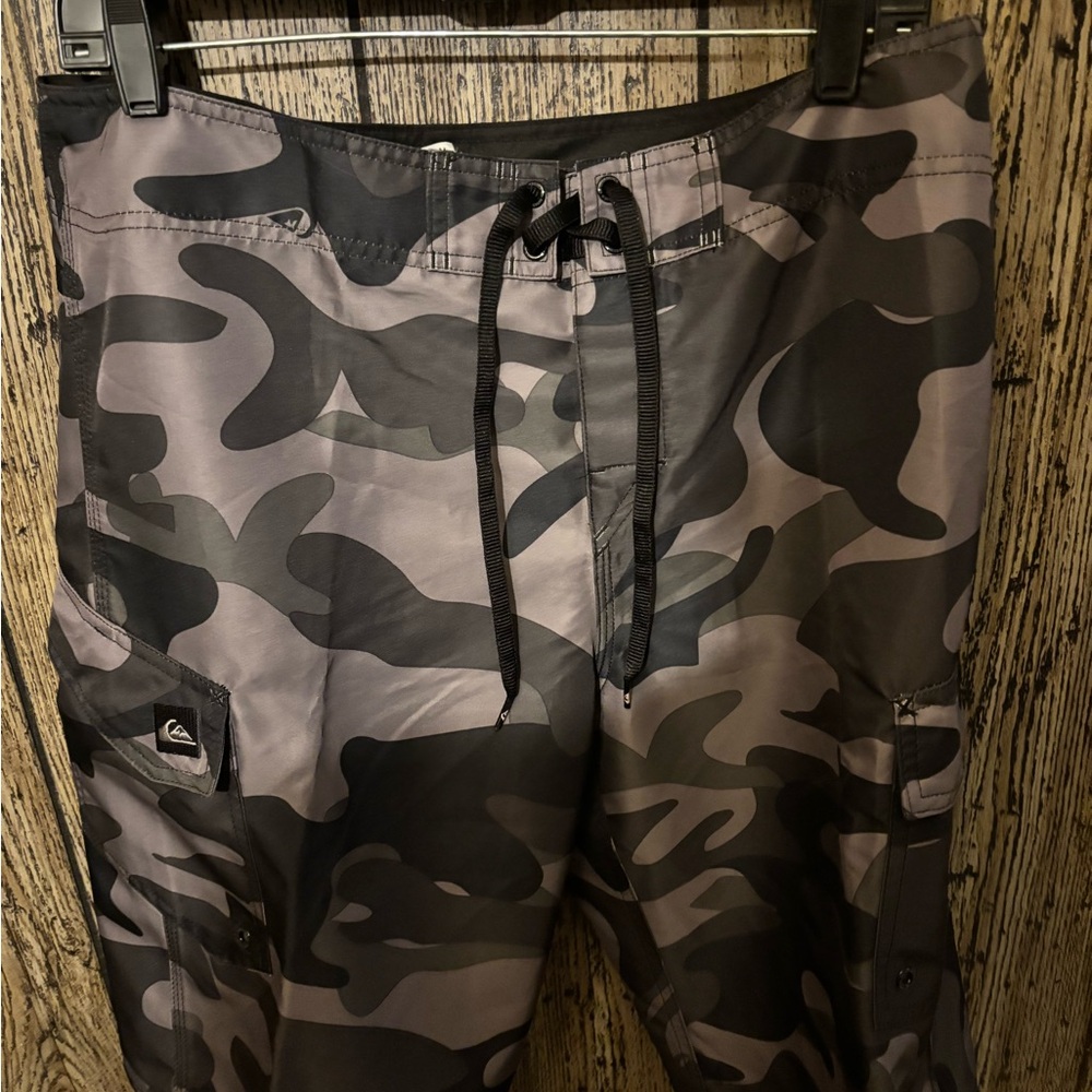 Quiksilver Men's Camo Swim Shorts - Black 33 - Picture 2 of 8